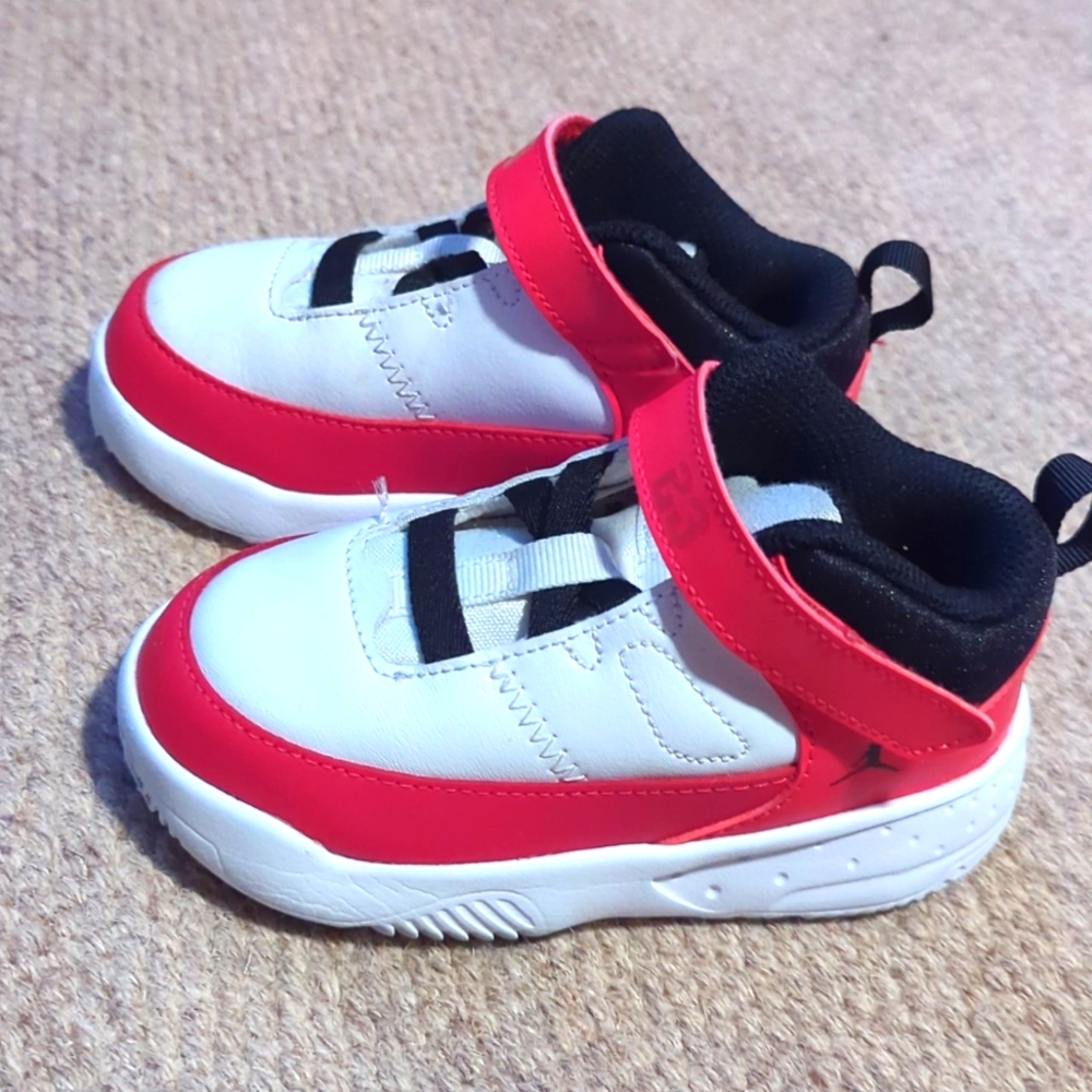 Nike Air JORDAN MAX AURA 3 White/Very Berry TODDLER DA8023 106 Size 8c